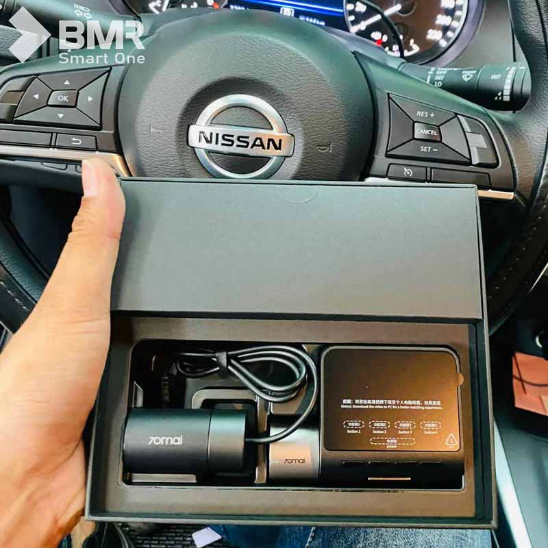 BMR Smart One - Hình ảnh camera hành trình giao thông cho xe Nissan Navara