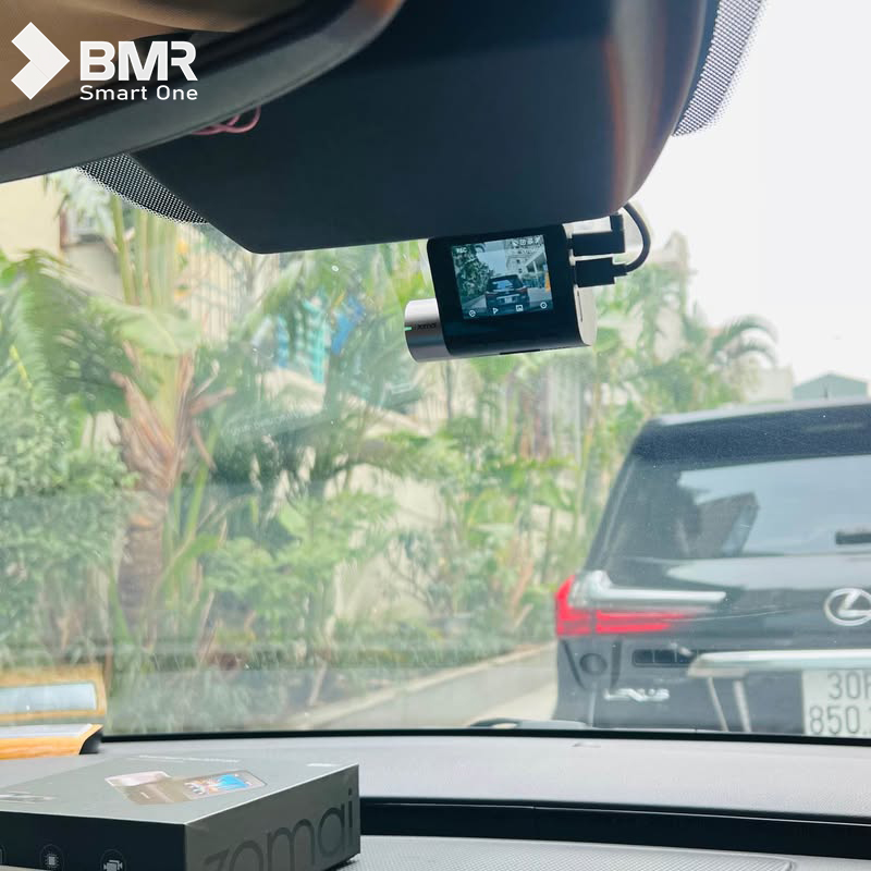 BMR Smart One lắp camera 70mai A510 phía trước cho bác chủ xe Kia Carnival