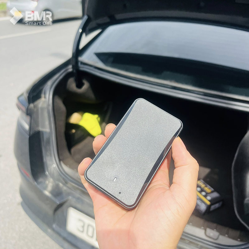 Cận cảnh lắp thiết bị định vị ô tô AT4 4G LL301 cho xe LUX A