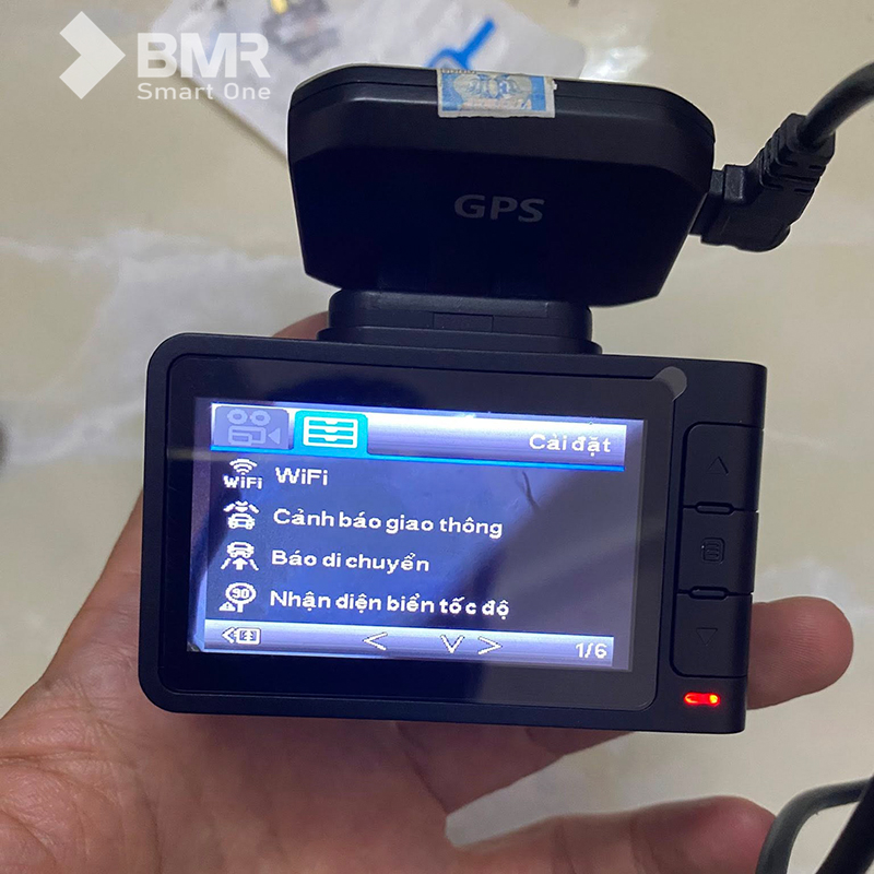 Tiêu chí đầu tiên trong chọn mua camera hành trình cảnh báo bắn tốc độ là có tích hợp đầy đủ tính năng cảnh báo