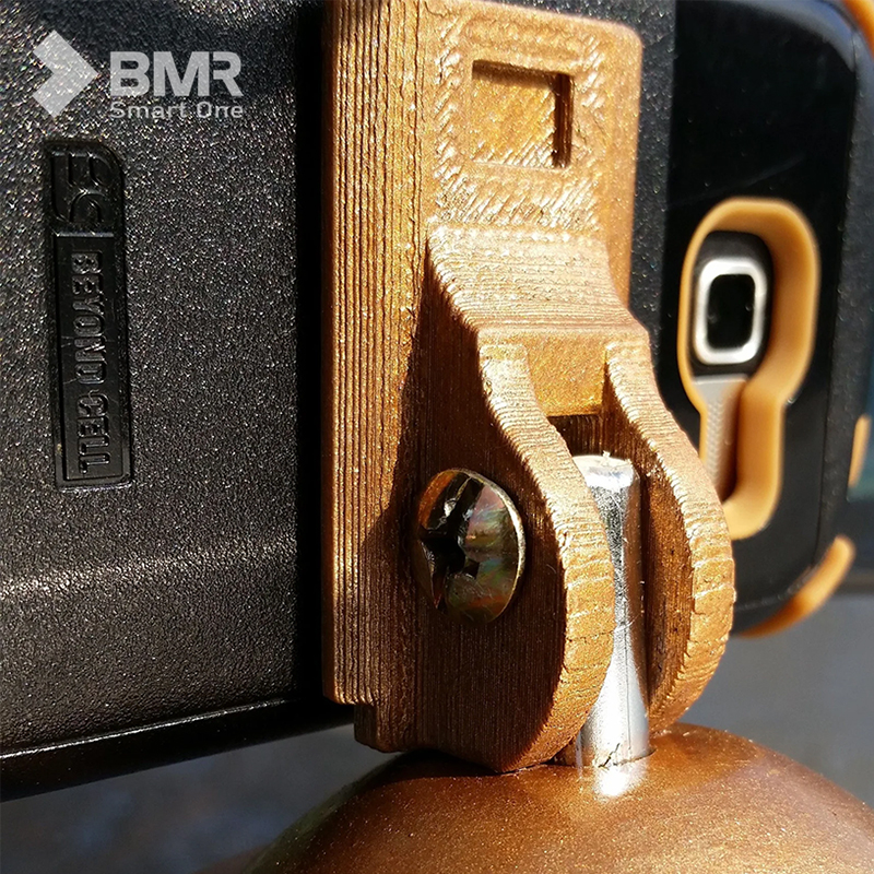 Giá treo chiếc camera hành trình tự chế cần đảm bảo sự chắc chắn