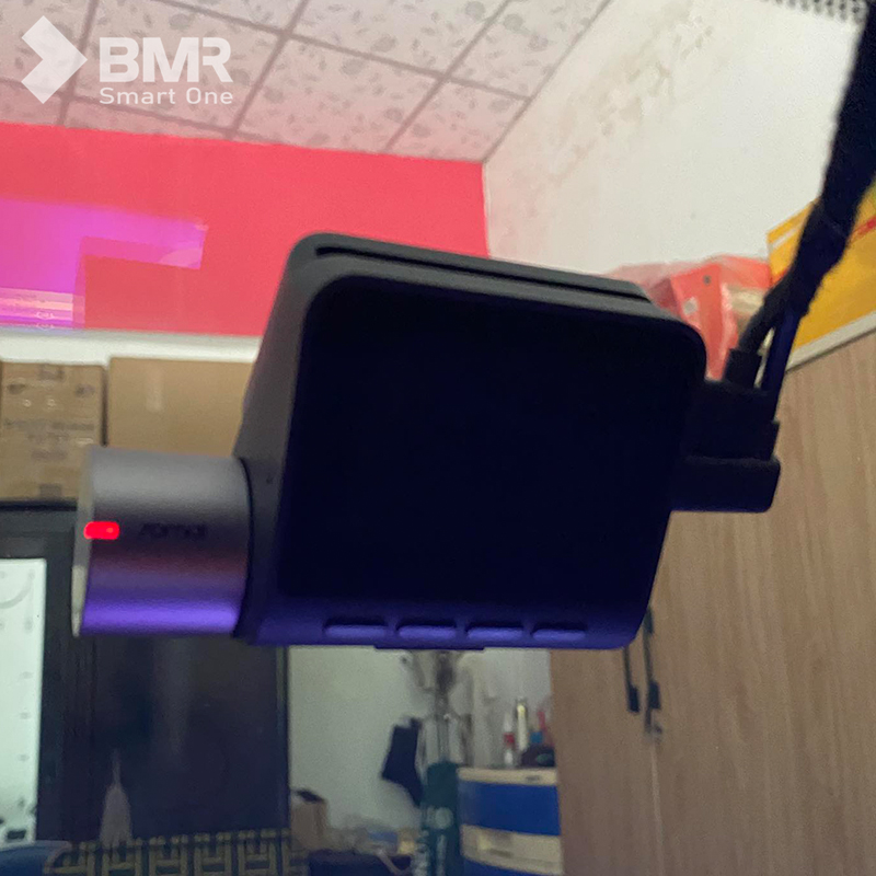 Hiện tượng camera hành trình tự tắt màn hình có thể là tính năng mặc định