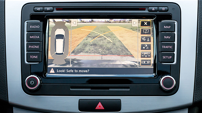 Camera lùi ô tô hay còn được gọi là camera quan sát phía sau hoặc Rear Camera (Nguồn: Sưu tầm)