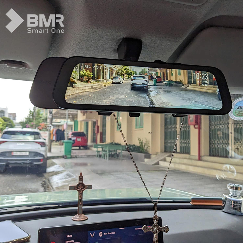 BMR Smart One là đơn vị chuyên lắp camera hành trình gương uy tín