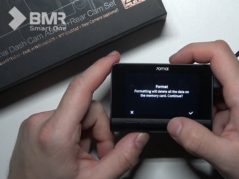 Nhấn dấu tích để đồng ý xóa toàn bộ dữ liệu trên thẻ nhớ